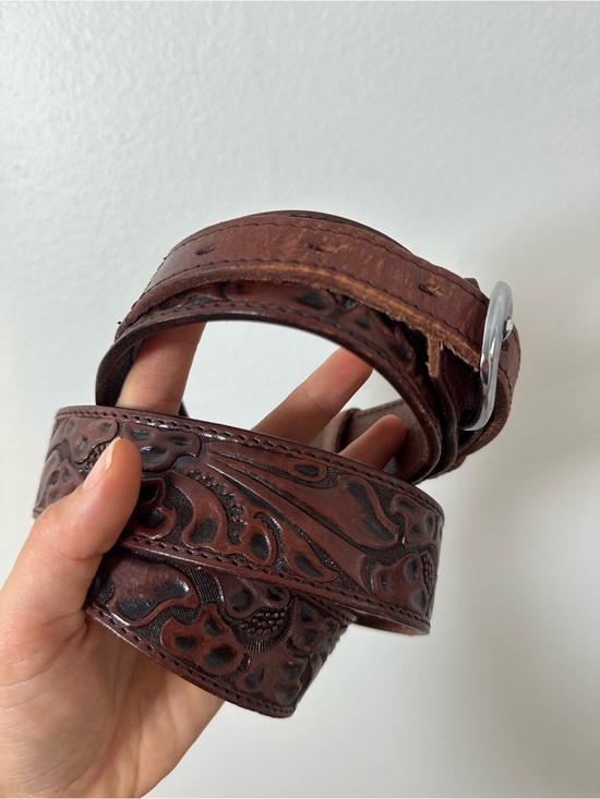 Dark Brown Tooled Leather Western Belt with Silver Buckle Size 44 or Womens XL main image 7